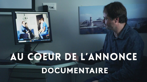 Au coeur de l'annonce Backdrop Blur