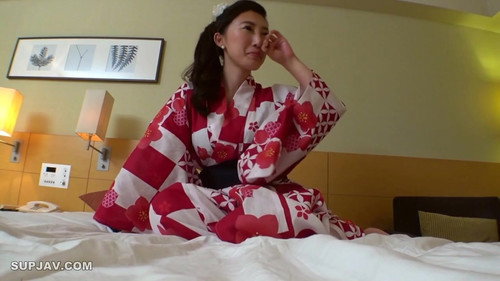 200GANA-2133 Fireworks display pick-up 07 At Minato Mirai, catch a beautiful yukata on the way back from the fireworks display at a luxury hotel and champagne and take it home. On the contrary, I want to get my own ...