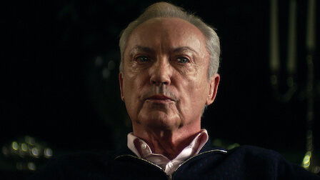 Escena del episodio 2 de la temporada 1 de Old Money