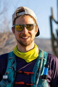 Joe McConaughy interpretando a Himself