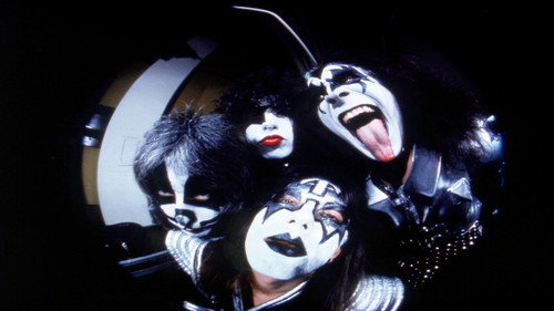 KISS: Kissology Backdrop Blur