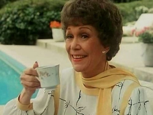 Escena del episodio 5 de la temporada 9 de la serie Falcon Crest