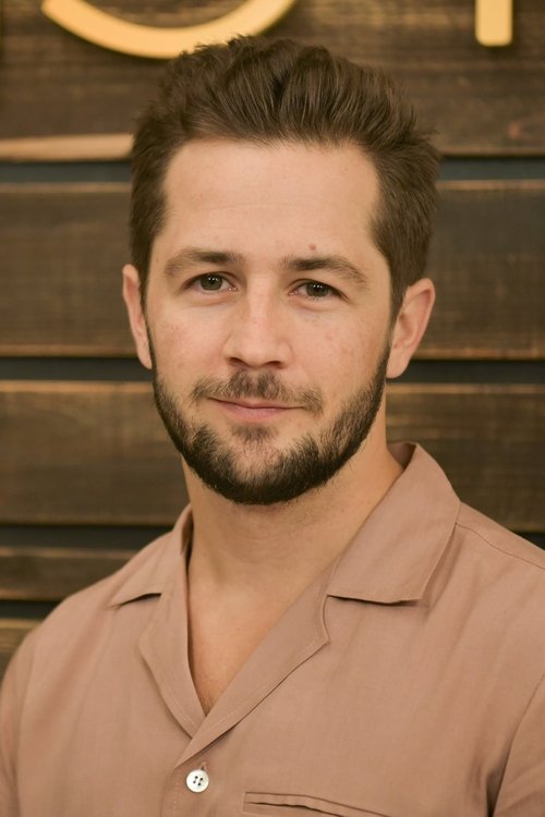 Kép: Michael Angarano színész profilképe