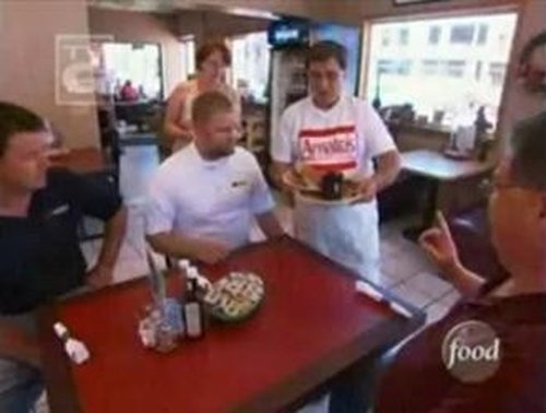Escena del episodio 8 de la temporada 4 de la serie Diners, Drive-Ins and Dives