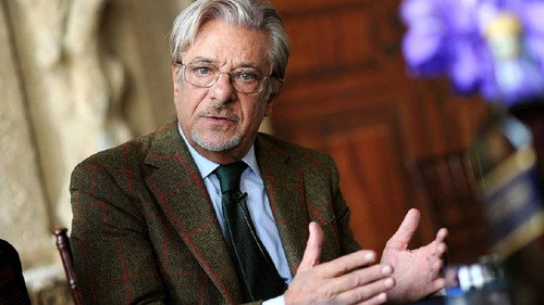 Giancarlo Giannini racconta la meraviglia della scienza - Season 1 Backdrop Blur