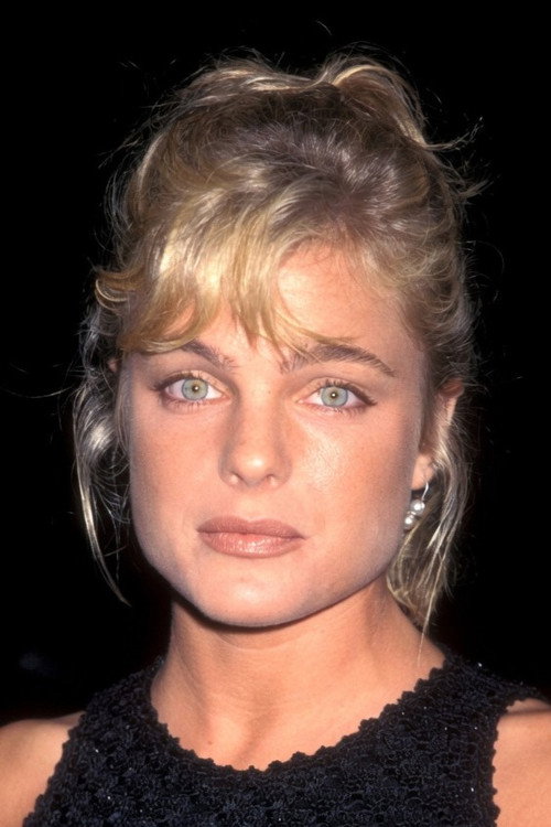 Erika Eleniak Photo