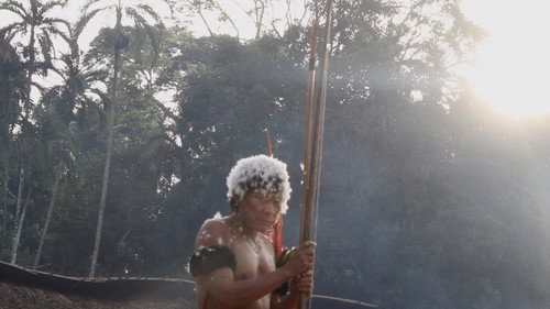 Thuë pihi kuuwi – Uma Mulher Pensando Backdrop Blur