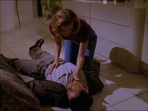Escena del episodio 30 de la temporada 4 de la serie Melrose Place