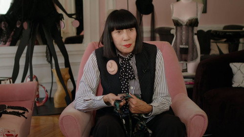 Shaping Ladies, A History of Bra