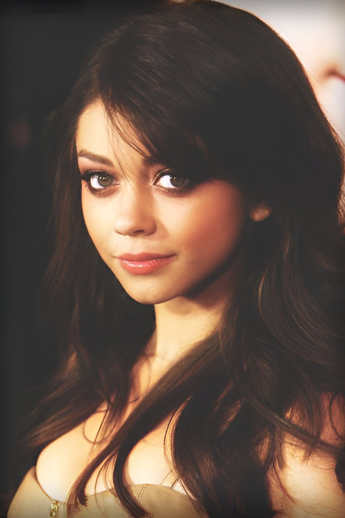 Kép: Sarah Hyland színész profilképe