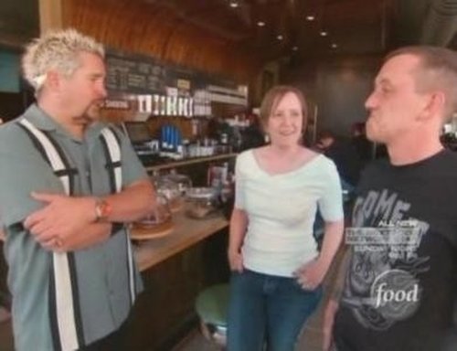 Escena del episodio 12 de la temporada 6 de la serie Diners, Drive-Ins and Dives