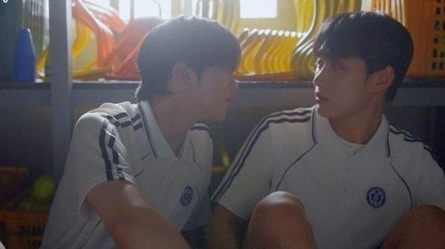 A Shoulder To Cry On: 1×3