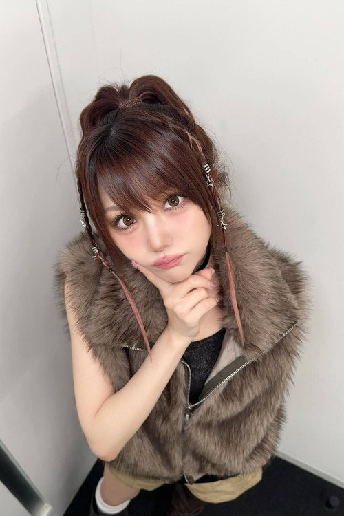 Reina Tanaka Photo