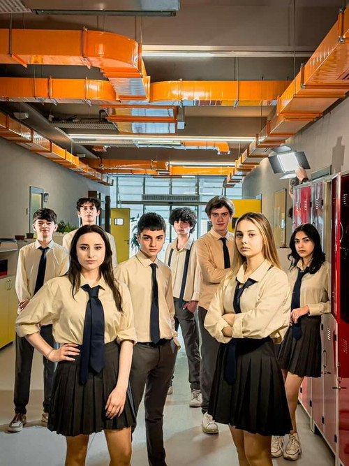Póster oficial de Crazy Class (2023) - Comedy