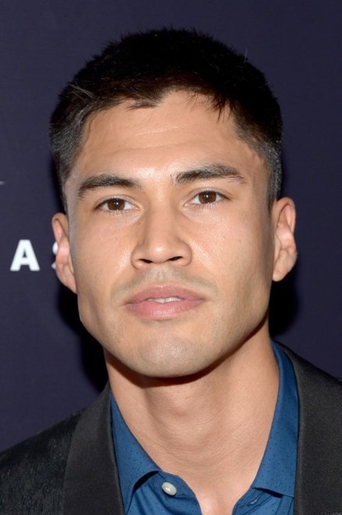 Kép: Martin Sensmeier színész profilképe