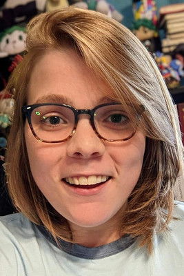 Amelia Mahrie ha trabajado con Mackenzie Atwood en 1 ocasiones