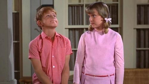 Escena del episodio 1 de la temporada 7 de la serie The Andy Griffith Show