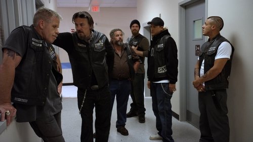 Escena del episodio 2 de la temporada 3 de la serie Hijos de la anarquía