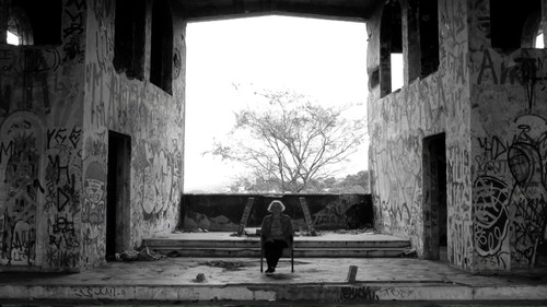 O Silêncio da Pedreira Backdrop Blur