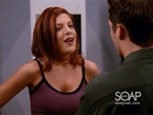 Escena del episodio 6 de la temporada 8 de la serie Beverly Hills, 90210