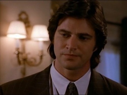 Escena del episodio 13 de la temporada 4 de la serie Melrose Place