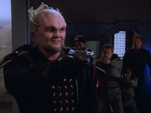 Escena del episodio 1 de la temporada 2 de la serie Babylon 5