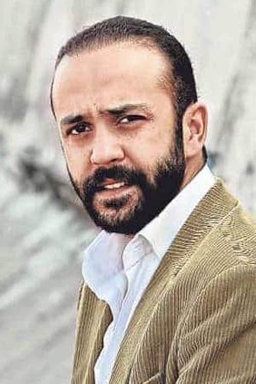 Kép: Sarp Akkaya színész profilképe