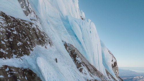 Alone on the Torre - imagem 1