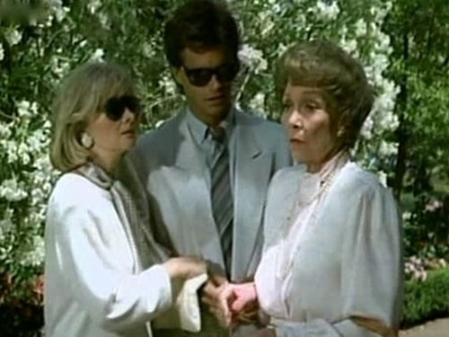 Escena del episodio 10 de la temporada 7 de la serie Falcon Crest