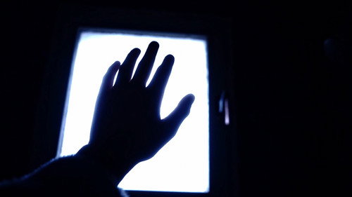 Cioranian hand still
