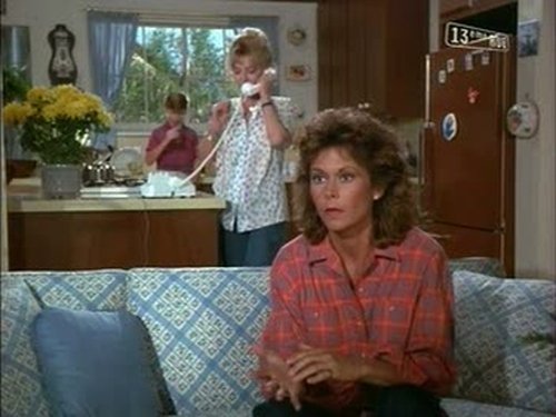 Escena del episodio 5 de la temporada 4 de la serie Scarecrow and Mrs. King