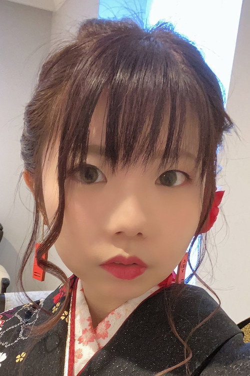 Seina Nishiwaki photo 2