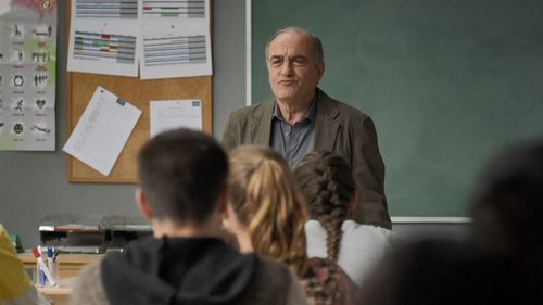 Escena del episodio 1 de la temporada 1 de la serie Merlí