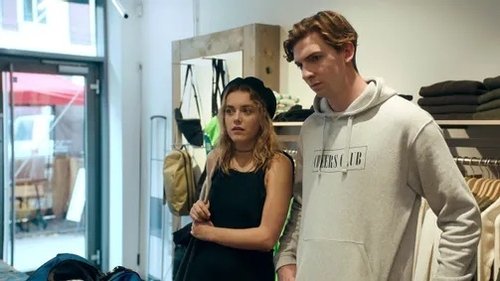 Escena del episodio 5 de la temporada 1 de la serie Intimate.