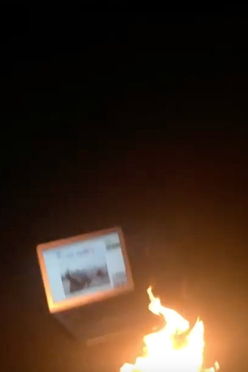 深夜、北朝鮮漂着木造船を探して。