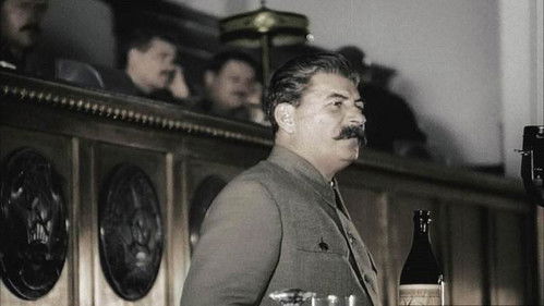Escena del episodio 2 de la temporada 1 de Apocalipsis: Stalin