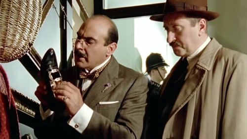 Escena del episodio 3 de la temporada 4 de la serie Hércules Poirot