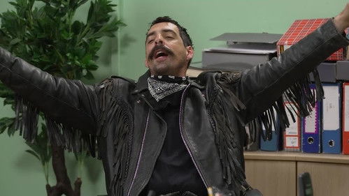 2214 Jednom se živi