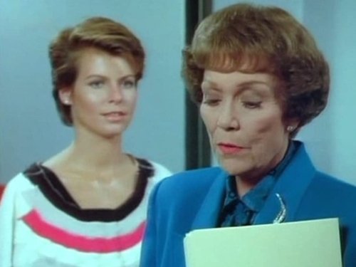 Escena del episodio 13 de la temporada 6 de la serie Falcon Crest