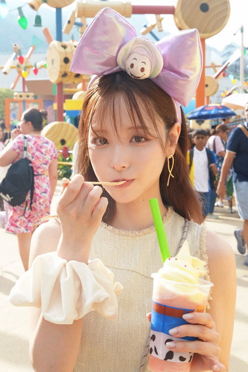 Kana Momonogi
