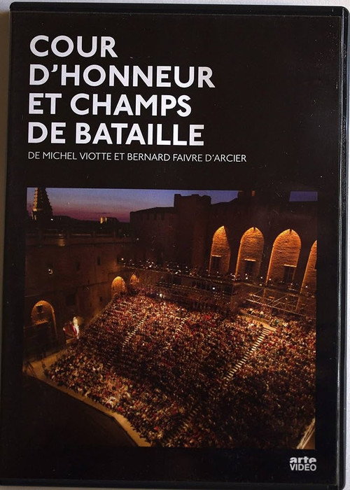 Cour d'honneur et champ de bataille