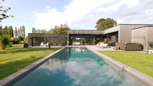 Image Une piscine œuvre d'art en Normandie