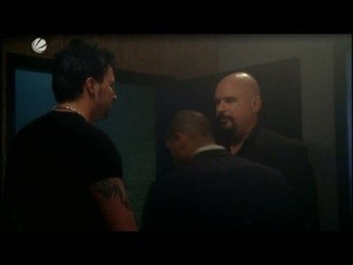Escena del episodio 10 de la temporada 1 de la serie Threat Matrix
