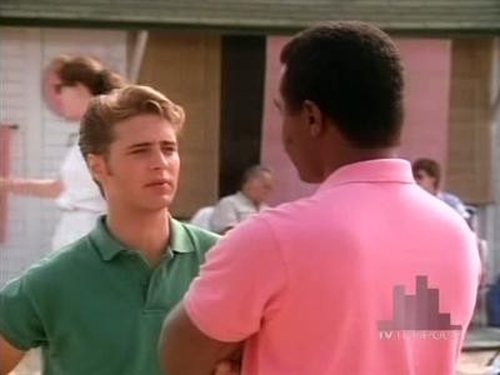 Escena del episodio 5 de la temporada 2 de la serie Beverly Hills, 90210