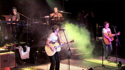Armandinho DVD Ao Vivo Backdrop Blur