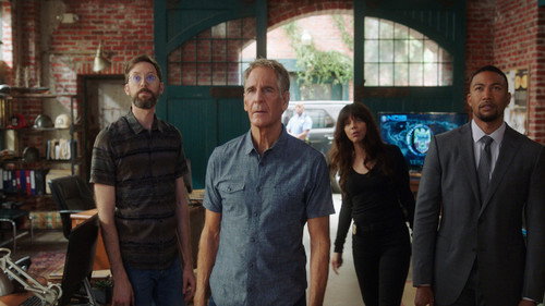NCIS: New Orleans S07E01 — Something in the Air, Part I episode still