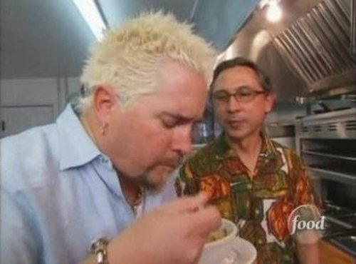 Escena del episodio 13 de la temporada 6 de la serie Diners, Drive-Ins and Dives
