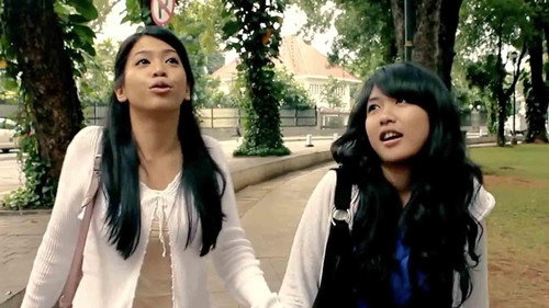 Halo, Selamat Tinggal Backdrop Blur