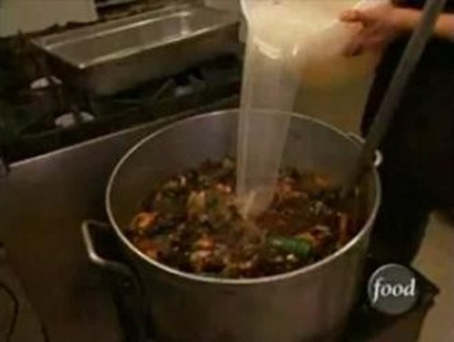 Escena del episodio 7 de la temporada 4 de la serie Diners, Drive-Ins and Dives