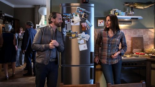 Escena del episodio 1 de la temporada 1 de la serie Dead End